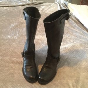 Frye Veronica slouch Size 9 1/2 Medium